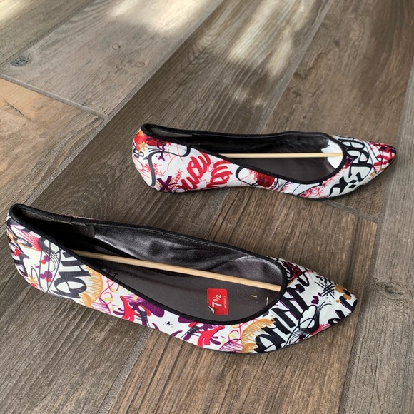 Nine West Graphic Flats - Picture 6 of 6
